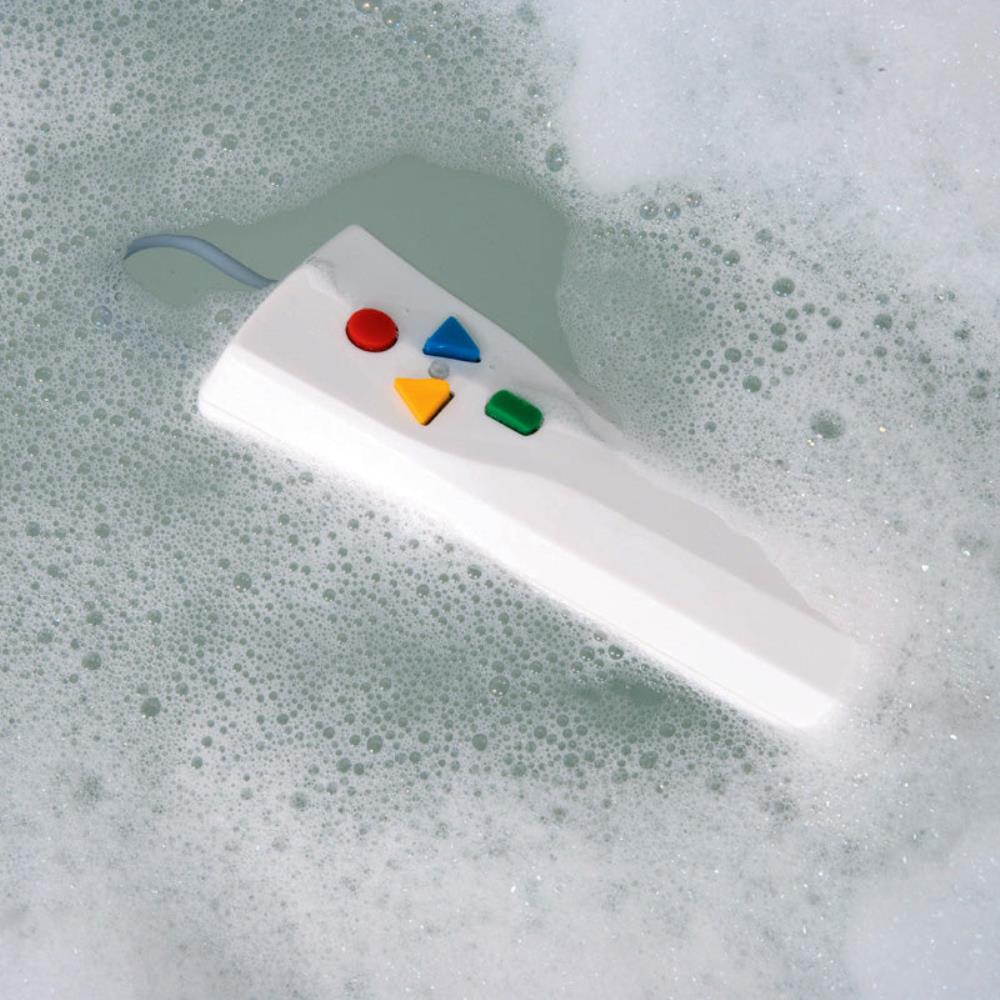 Bellavita Bathlift - Waterproof floating hand control