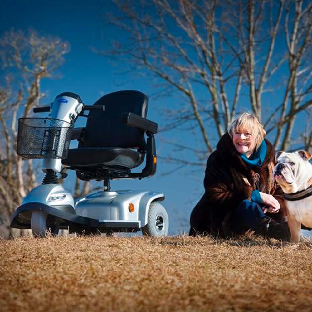 Invacare Leo - Lifestyle photo