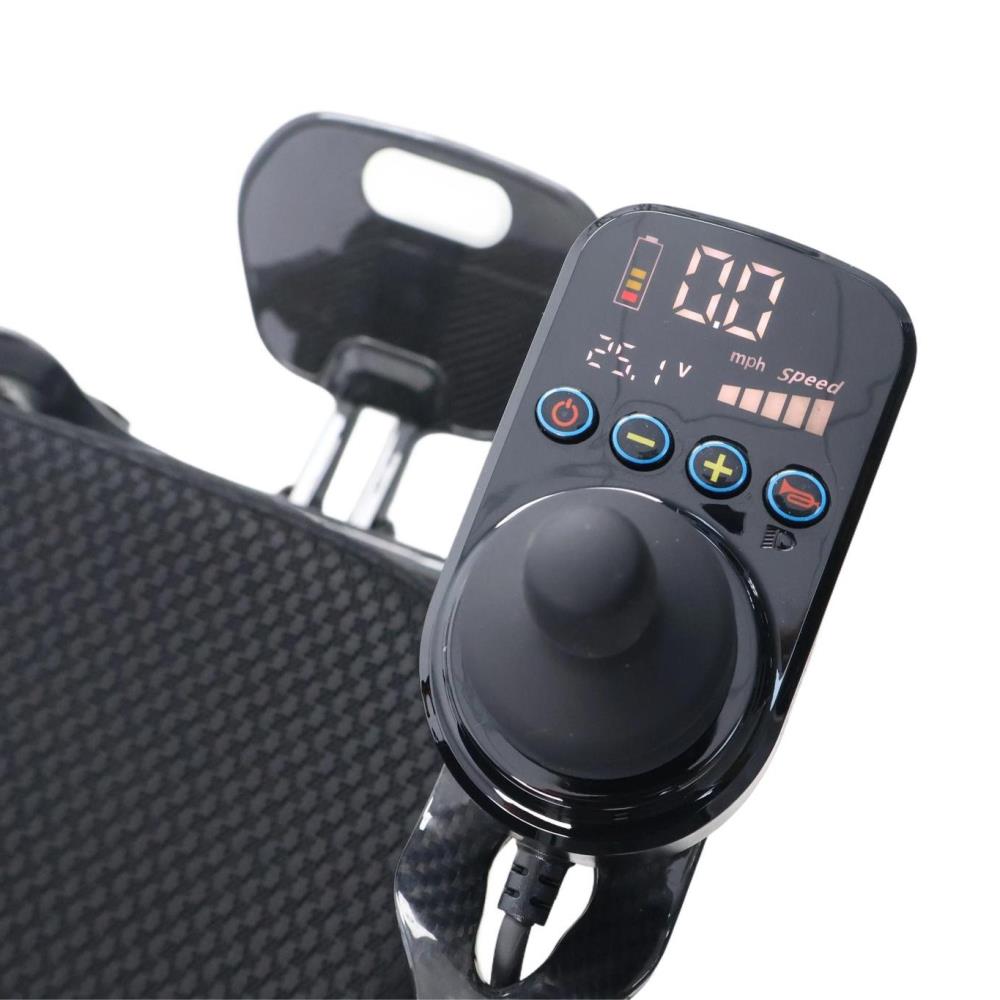 Kymco K-Carbon - Intuitive controls