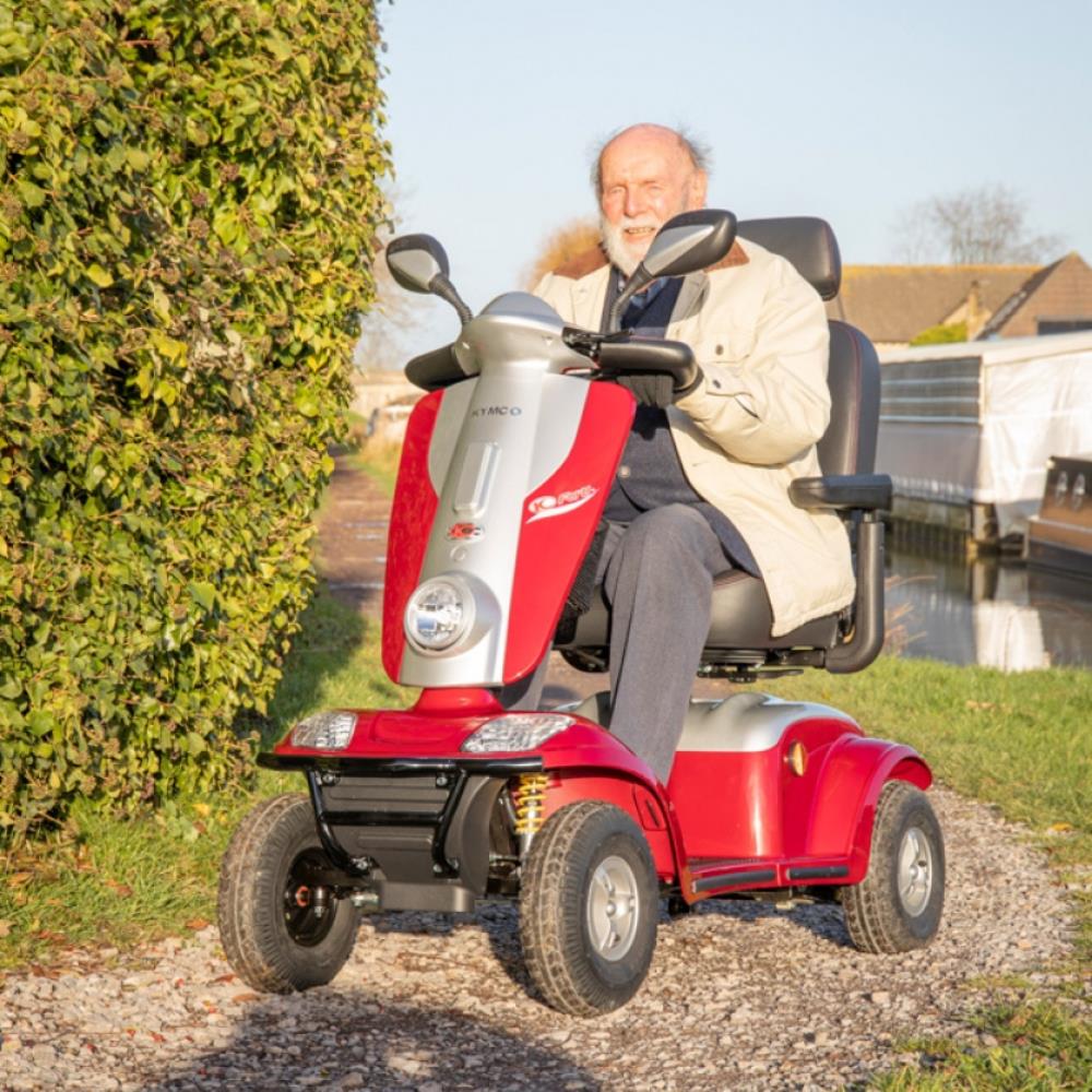 Kymco Maxi XLS - Lifestyle Photo 6.
