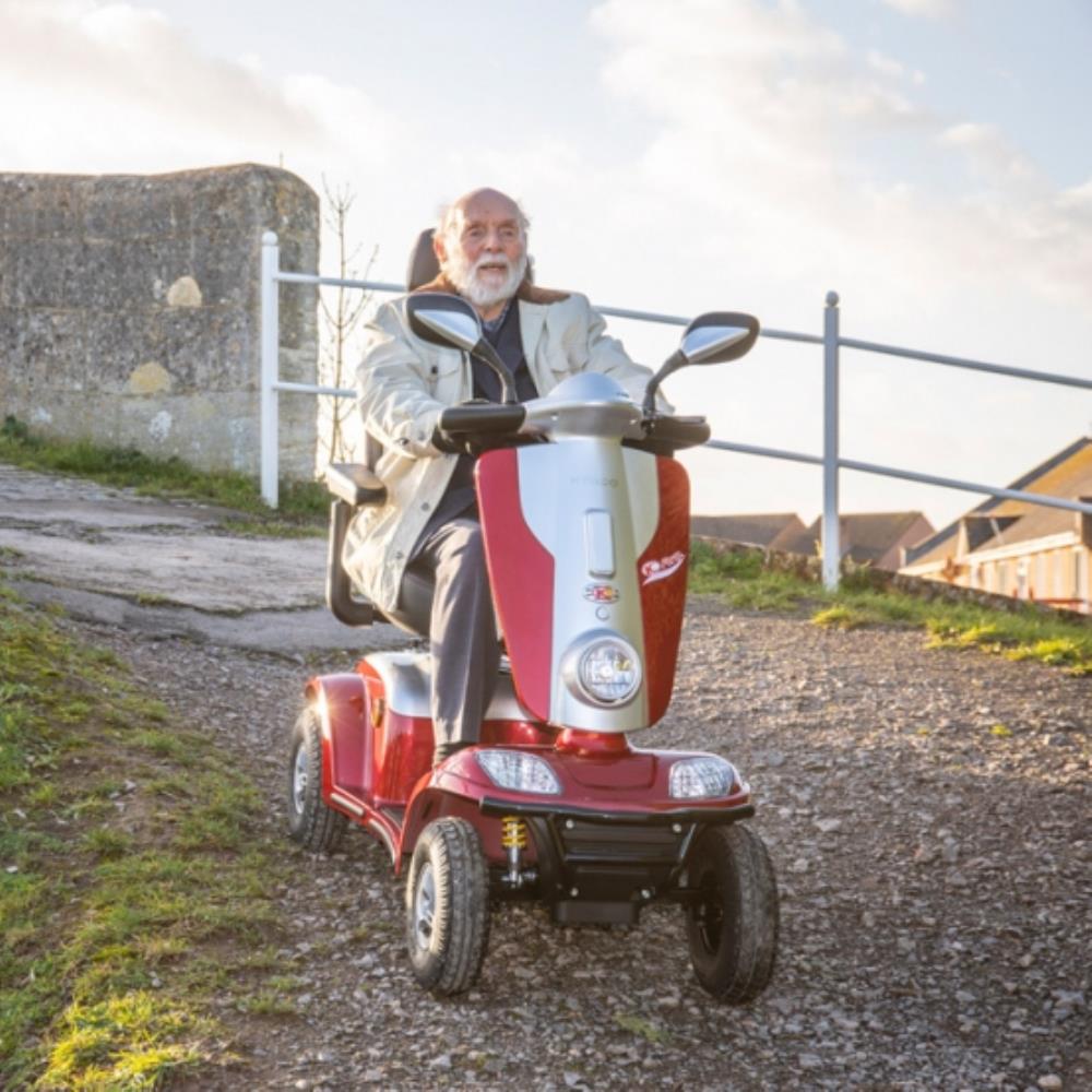 Kymco Maxi XLS - Lifestyle Photo 8.