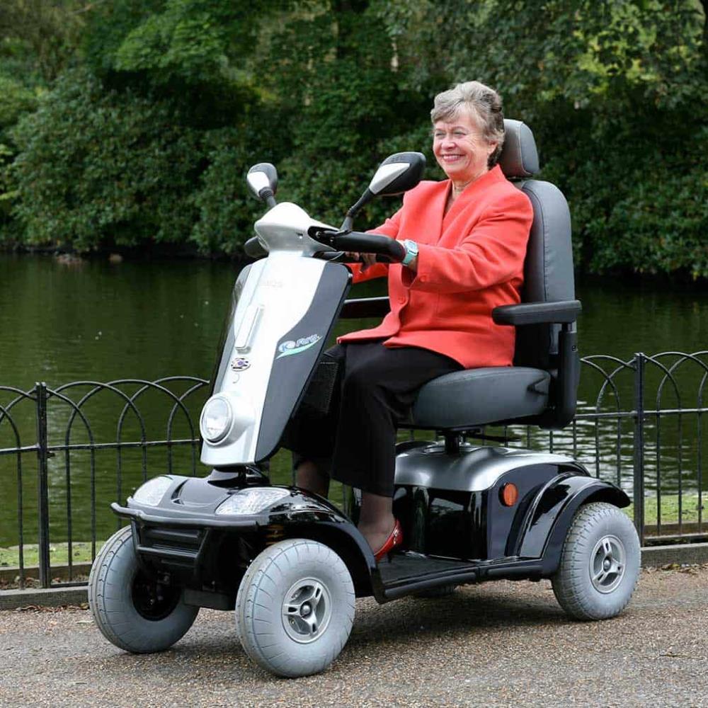 Kymco Maxi XLS - Lifestyle Photo 12.