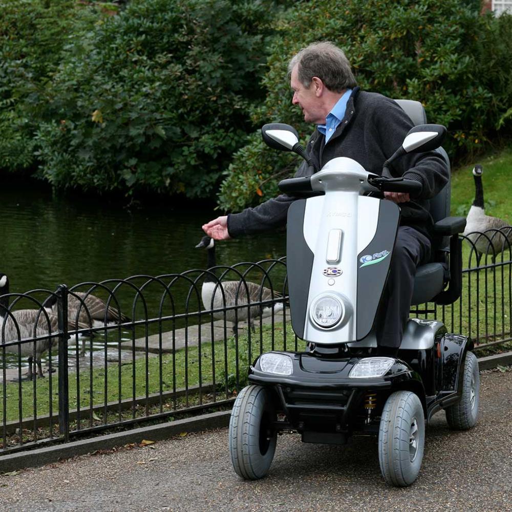 Kymco Maxi XLS - Lifestyle Photo 1.