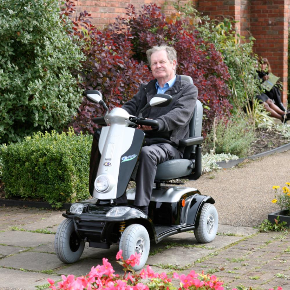 Kymco Maxi XLS - Lifestyle Photo 3.