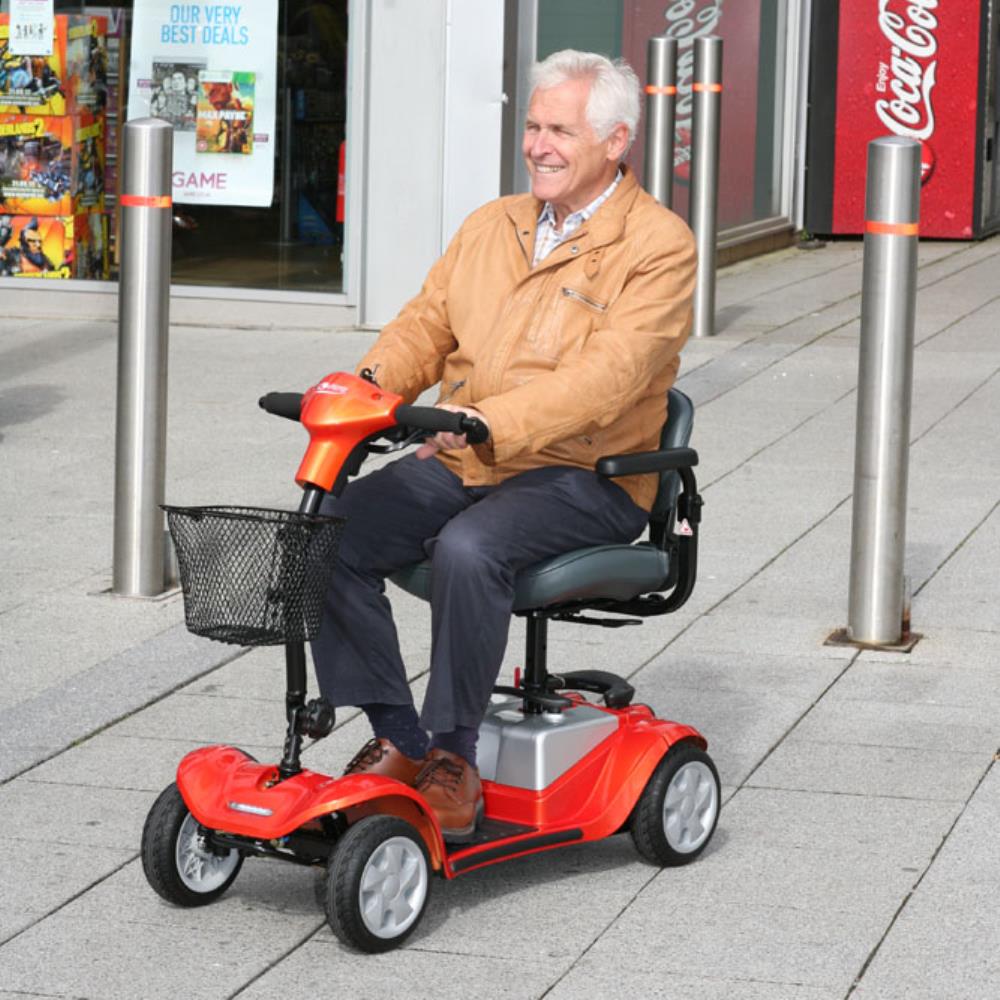 Kymco Mini Comfort - Lifestyle Photo 2.