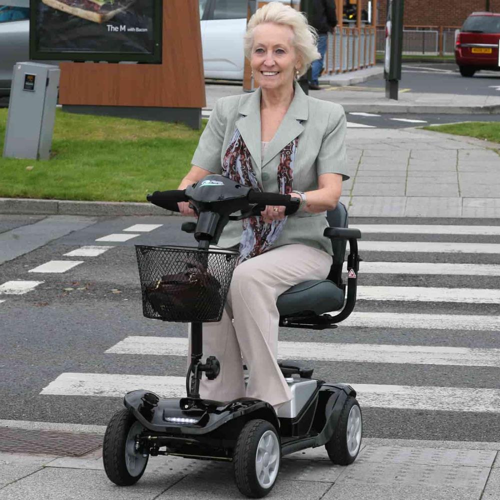 Kymco Mini Comfort - Lifestyle Photo 3.